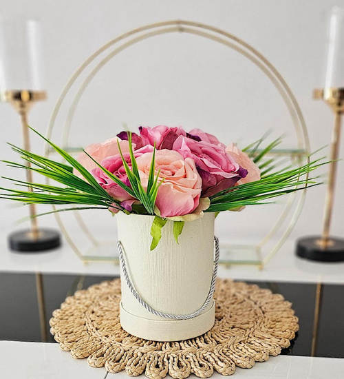 Flower box- śliczne kolorowe róże na prezent /FL48A M312/