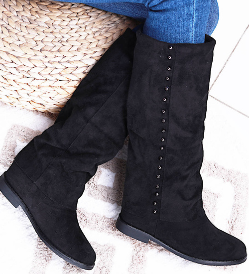 Czarne kozaki na niskim koturnie /E3-2 15242 T223/