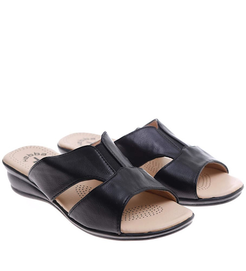 Czarne klapki damskie na niskim obcasie /F2-1 16298 T181/