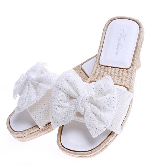 Białe klapki dla dziewczynki kokarda /C7-1 14589 T198/