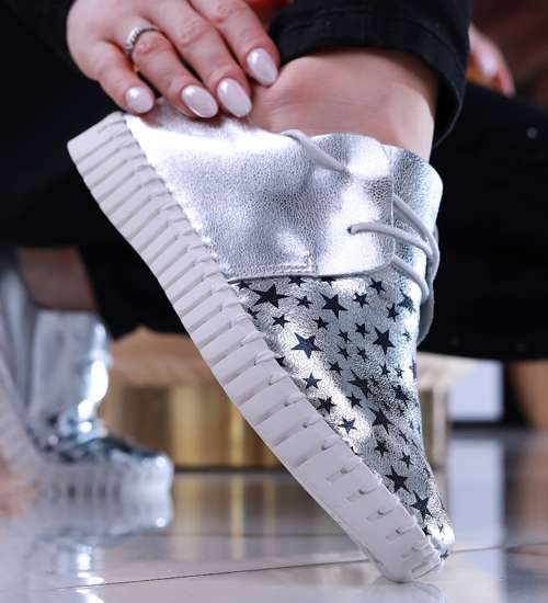 Sznurowane dziewczęce trampki z gwiazdkami Srebrne /G1-3 13808 T142/