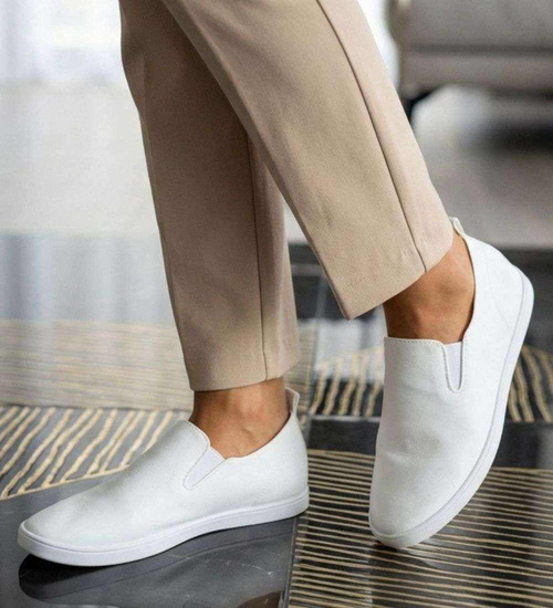 Wsuwane białe tenisówki slip on /G2-2 18675 T242/