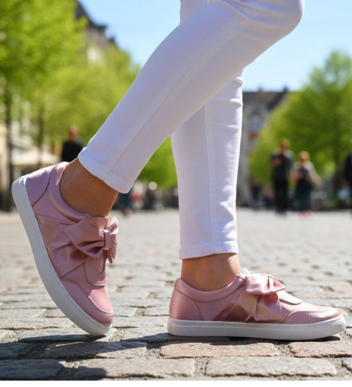 Wsuwane różowe damskie sneakersy z kokardą ost509