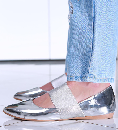 Srebrne lakierowane baleriny z gumą /A6-2 16265 T192/