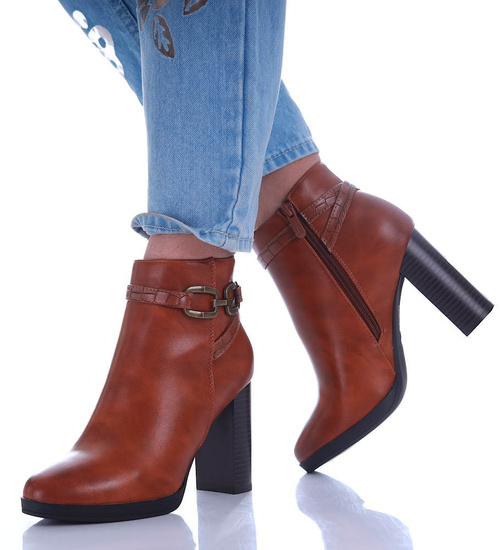 Lekko ocieplone brązowe botki na słupku /B4-3 16922 G381/