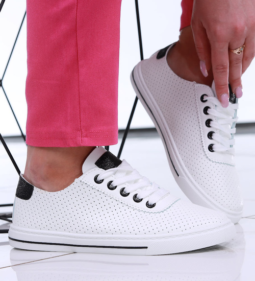 Ażurowe sznurowane biało czarne tenisówki damskie /E2-2 16241 G282/