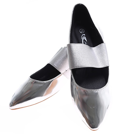 Srebrne lakierowane baleriny z gumą /A6-2 16265 T192/