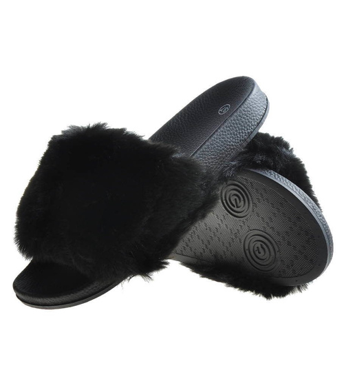 Czarne damskie klapki z futerkiem /G3-3 4519 S109/