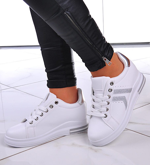 Białe trampki sneakersy na niskim koturnie /C6-3 13013 T593/