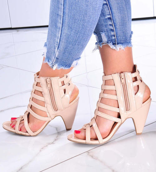 Beżowe sandały damskie na obcasie /E4-1 11739 T290/