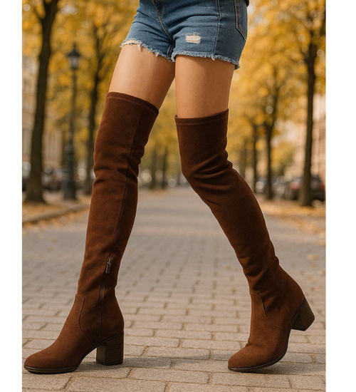 Czekoladowe kozaki muszkieterki na obcasie /F3-2 18258 W588/