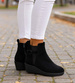 Zamszowe botki damskie na koturnie Czarne /A2-2 18325 W480/