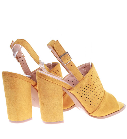 Ażurowe żółte sandały na słupku /E8-3 16126 T242/