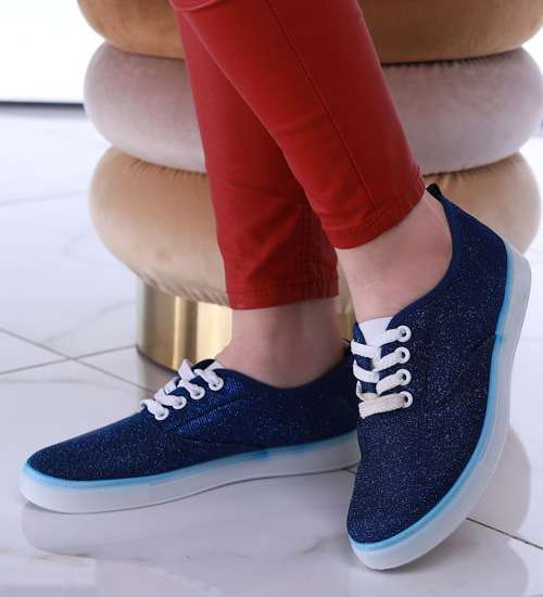 Granatowe trampki z błyszczącej tkaniny /E7-3 13402 S078/ Granatowe trampki z błyszczącej tkaniny /E7-3 13402 S078/