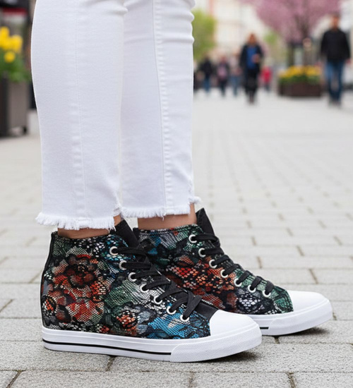 Wysokie sznurowane trampki na niskim koturnie Flower Black /F4-2 8087 S190/