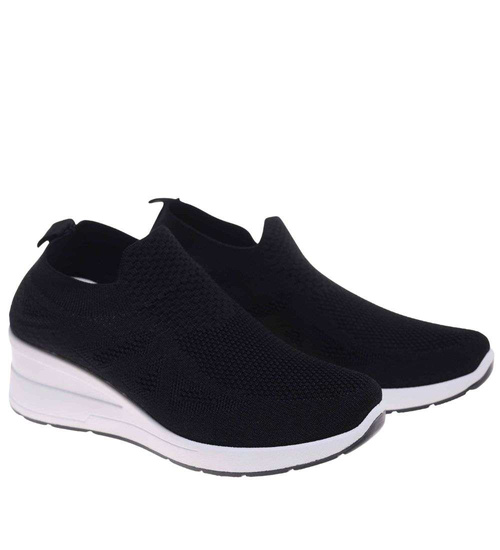 Czarne wsuwane trampki na koturnie /G2-2 18660 T112/