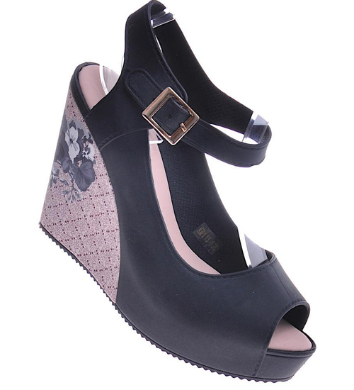 Czarne sandały meliski na koturnie /G13-3 3076 T512/ 