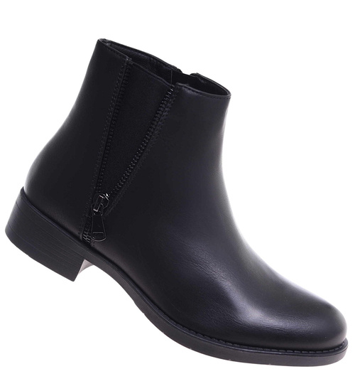 Czarne botki na płaskim obcasie /A4-2 18404 W4/