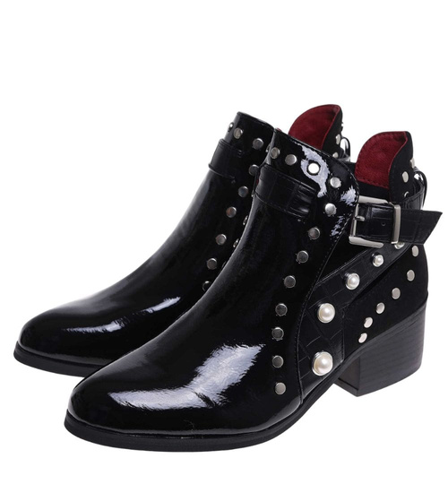 Czarne botki lakierowane na niskim obcasie /F2-1 15233 T187/