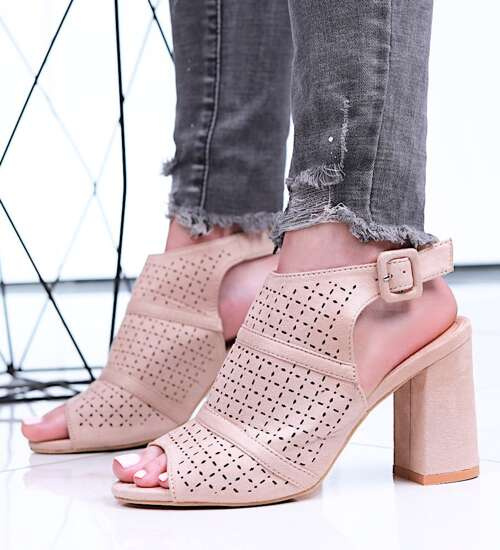 Beżowe damskie sandały na obcasie /B6-3 15934 T490/