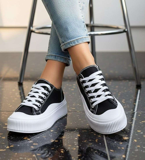 Sznurowane czarne trampki damskie na platformie /B7-1 15678 T182/