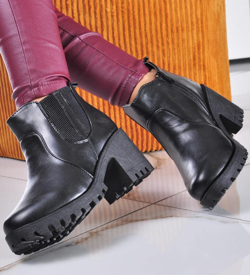 Damskie botki na obcasie w kolorze czarnym /E10-3 9881 S212/