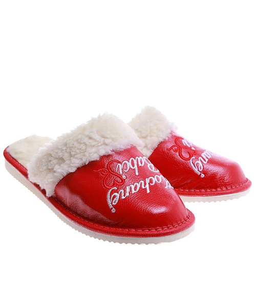 Czerwone ocieplane kapcie na Dzień Babci /F8-1 7376 S197/