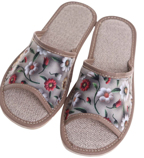 Kolorowe kapcie z tkaniny z kwiatowym wzorem /F8-1 18590 S174/