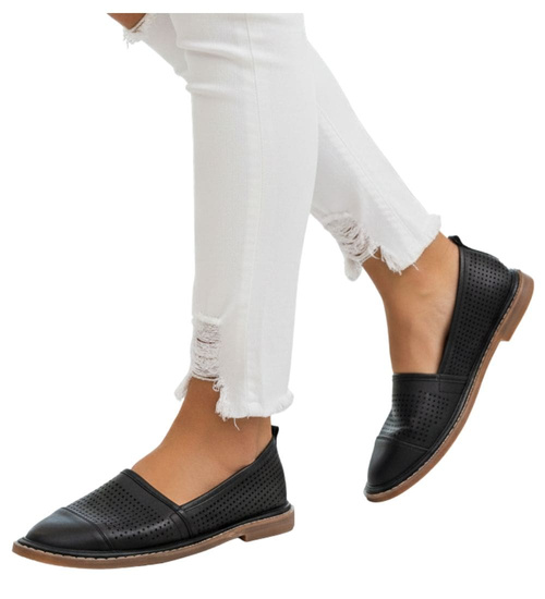 Ażurowe czarne półbuty damskie /G4-1 11316 T049/