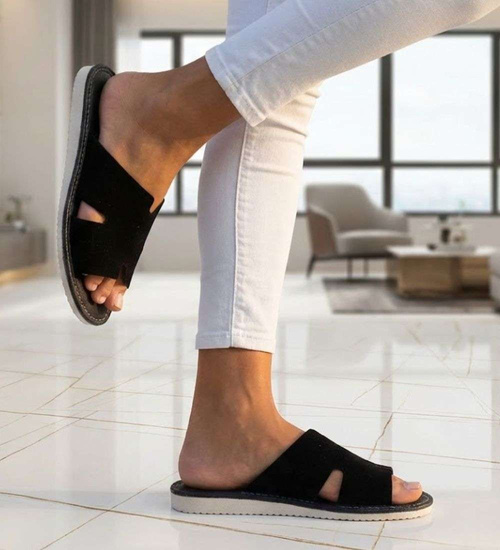 Skórzane domowe klapki kapcie czarne /A3-1 18695 S194/