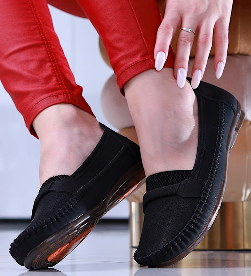 Czarne wiosenne półbuty /E5-2 13779 T396/