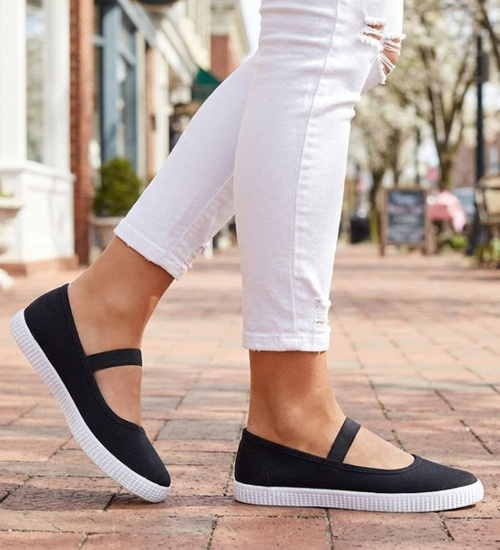 Wsuwane czarne dziewczęce tenisówki balerinki czeszki z paseczkiem /F1-2 17482 T127/