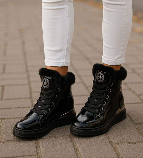 Czarne zimowe trampki z futerkiem /E10-2 18336 T411/