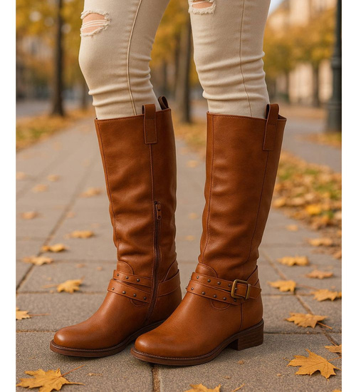 Ocieplane karmelowe kozaki damskie na niskim koturnie /i6-3 H2 18426 T386/