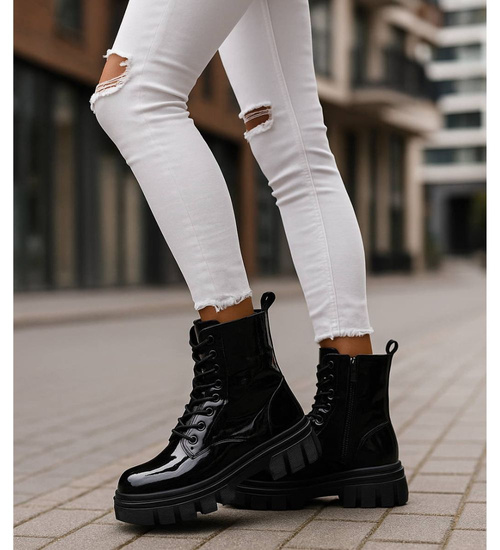 Czarne trapery damskie na platformie /E9-1 18209 W484/