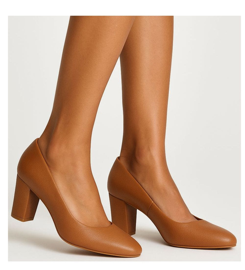 Karmelowe czółenka na słupku /E8-2 17747 G157/