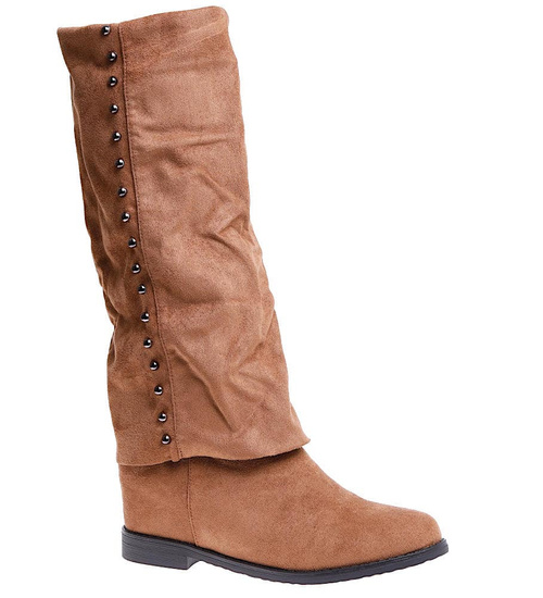 Karmelowe kozaki na niskim koturnie /A4-2 15241 T223/