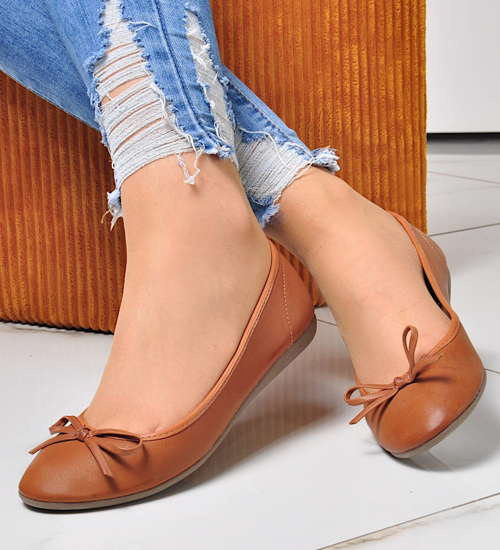 Brązowe balerinki z kokardką /E5-1 8288 S097/