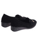 Czarne zamszowe czółenka na niskim koturnie /A2-2 18223 W233/