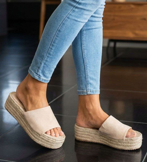 Beżowe klapki na espadryle na platformie /G7-3 17933 G287/