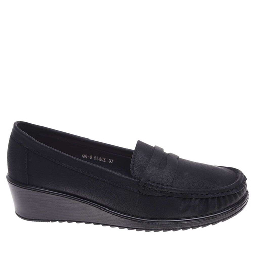 Czarne czółenka na niskim koturnie /F3-3 18669 G295/