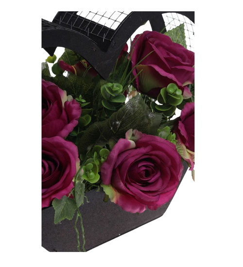 Kompozycja kwiatowa- fioletowe róże w dużym czarnym sercu /Komp110 P424/
