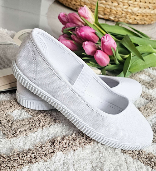 Wsuwane białe balerinki tenisówki czeszki /F6-2 15529 T295/