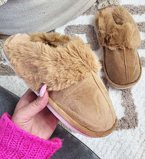Pluszowe beżowe kapcie damskie z futerkiem /A2-1 15263 S147/ Pluszowe beżowe kapcie damskie z futerkiem /A2-1 15263 S147/