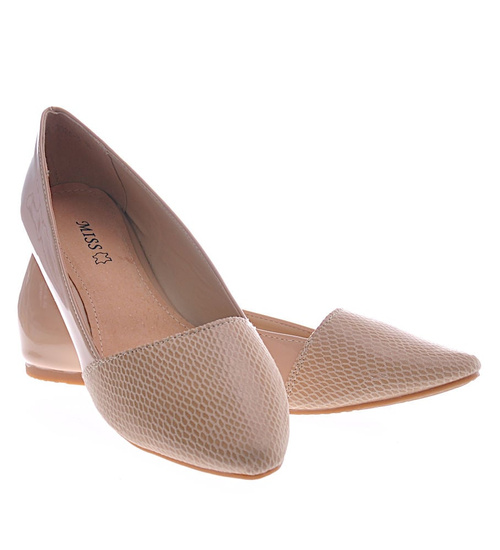 Beżowe baleriny damskie lakierowane /E7-2 13075 T194/