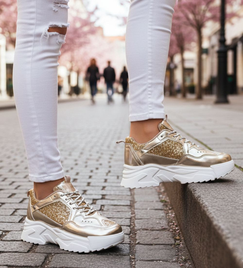 Złote buty sportowe na platformie /D8-2 17475 G391/