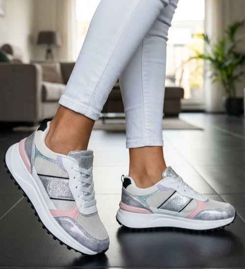 Białe sneakersy z pastelowymi wstawkami /F8-3 18842 T232/