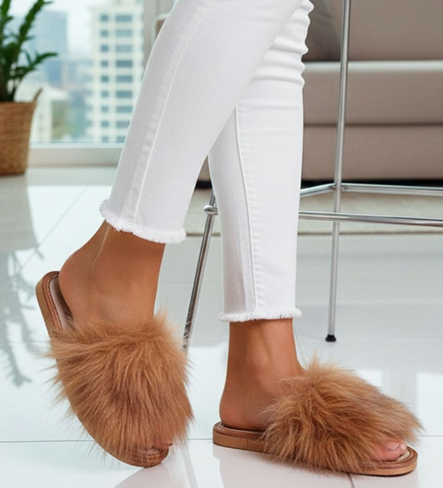 Klapki z futerkiem Jasny brąz  /A5-1 10860 S197/