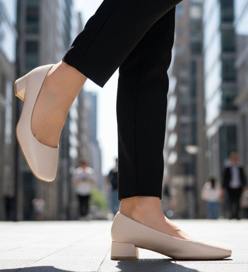 Beżowe czółenka na niskim obcasie /A6-3 +h2 18226 W102/