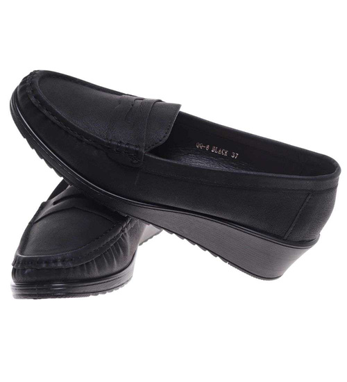 Czarne czółenka na niskim koturnie /F3-3 18669 G295/